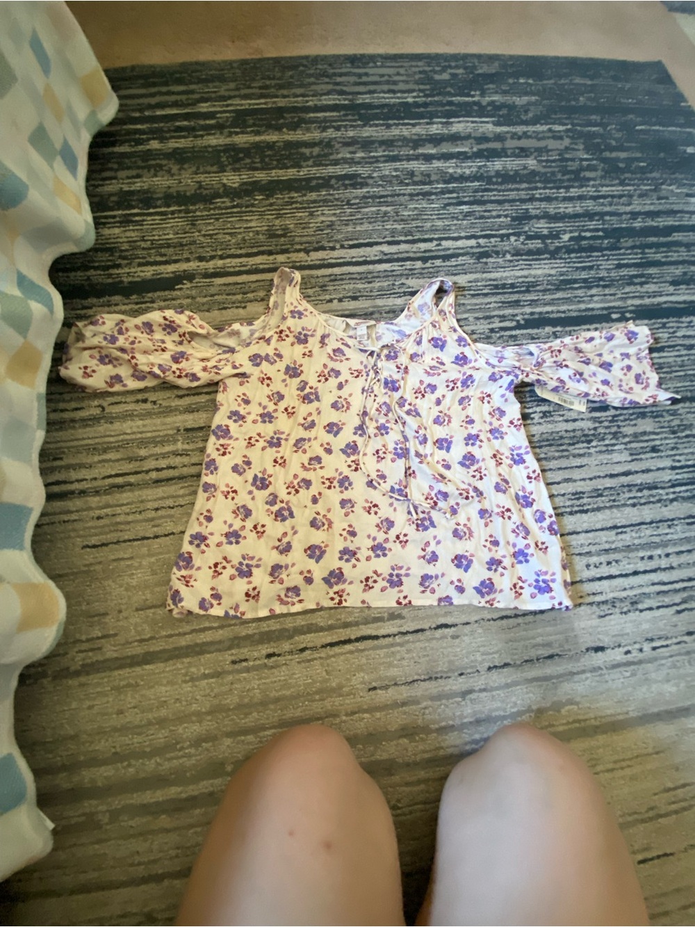 Arizona Jean Company Lavender Floral Cold-Shoulder Blouse